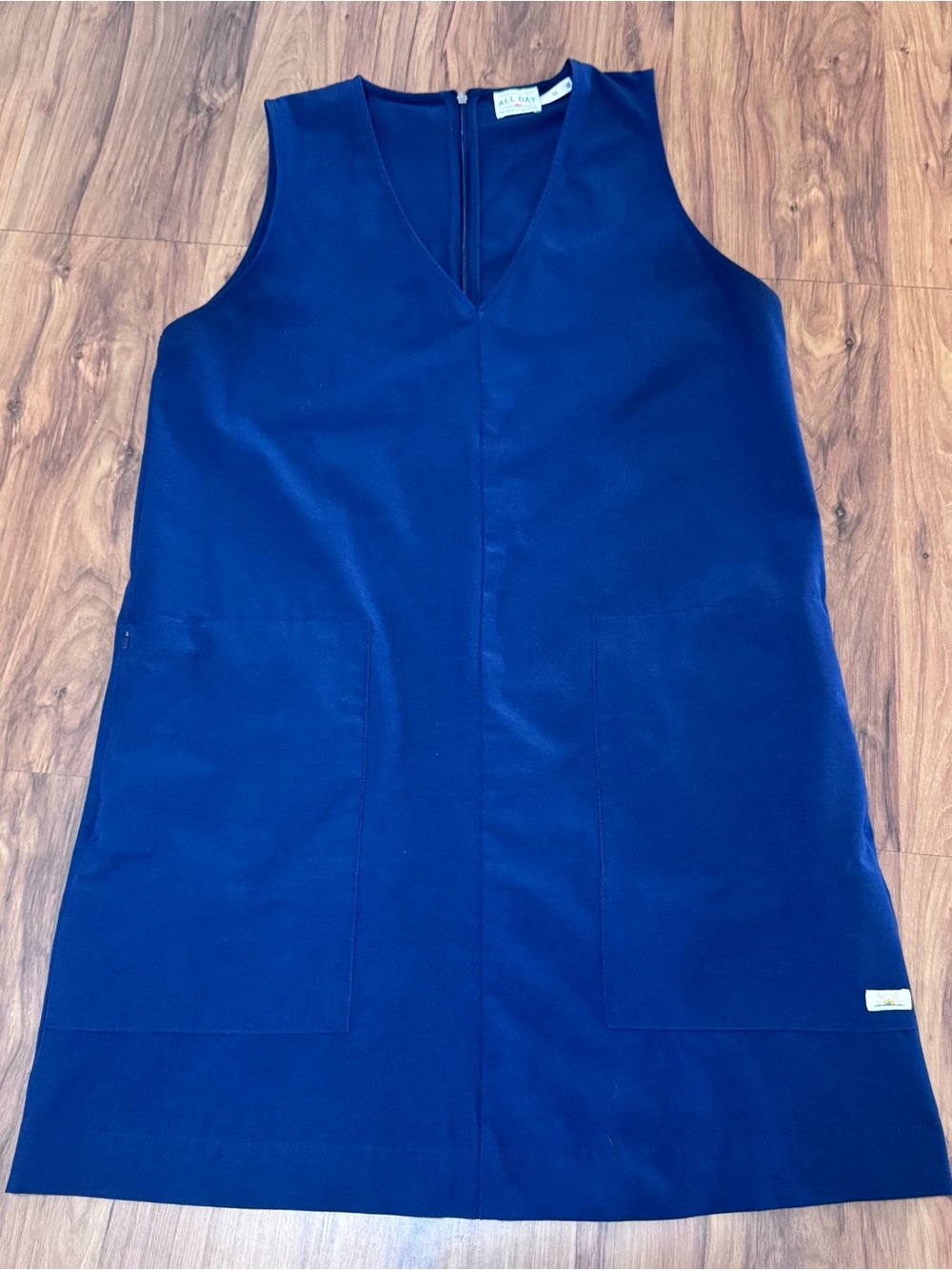 Faherty Navy V-Neck Sleeveless Shift Dress